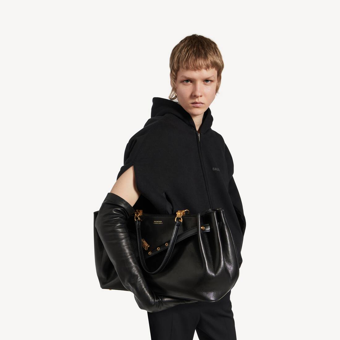 Women's Fan Carry All Bag Medium in Black | Balenciaga United States EN - Image 8