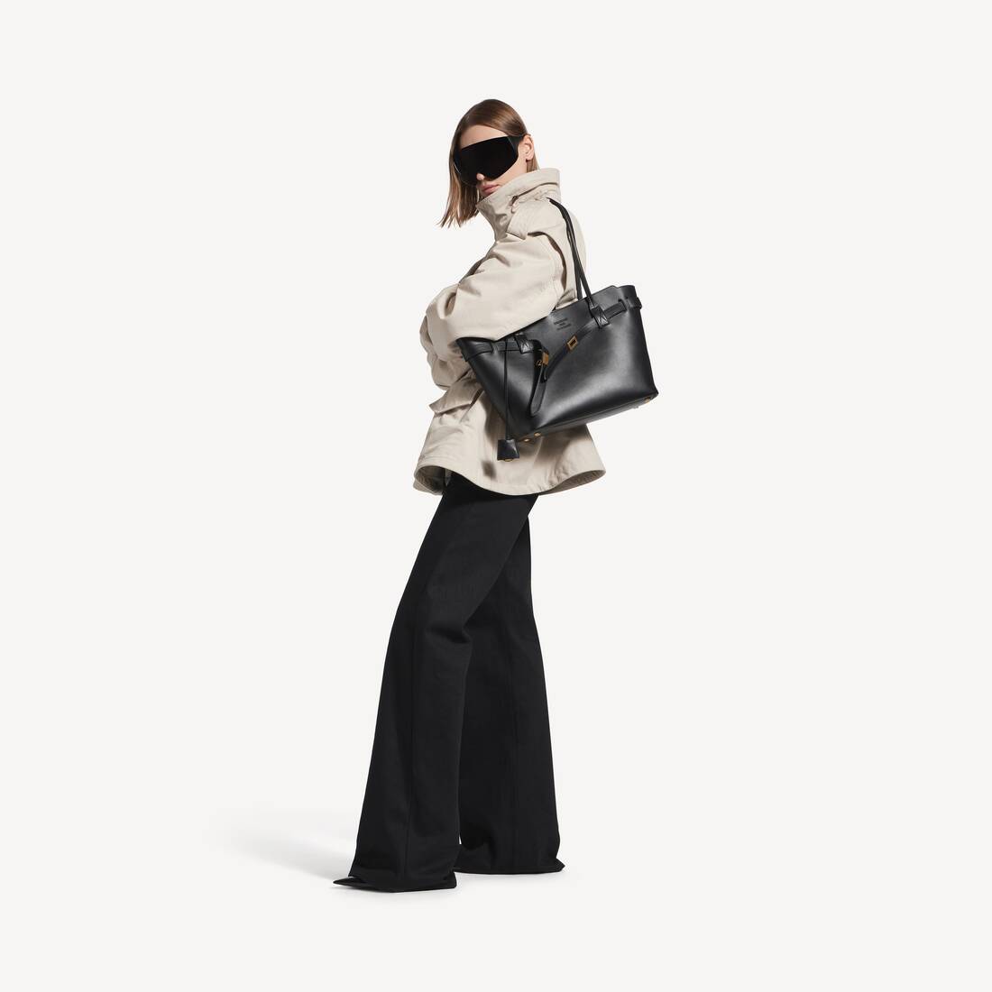 Women's Bel Air Tote Bag Medium in Black | Balenciaga Japan EN - Image 8