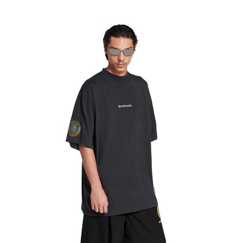 t-shirt uniform merch oversize