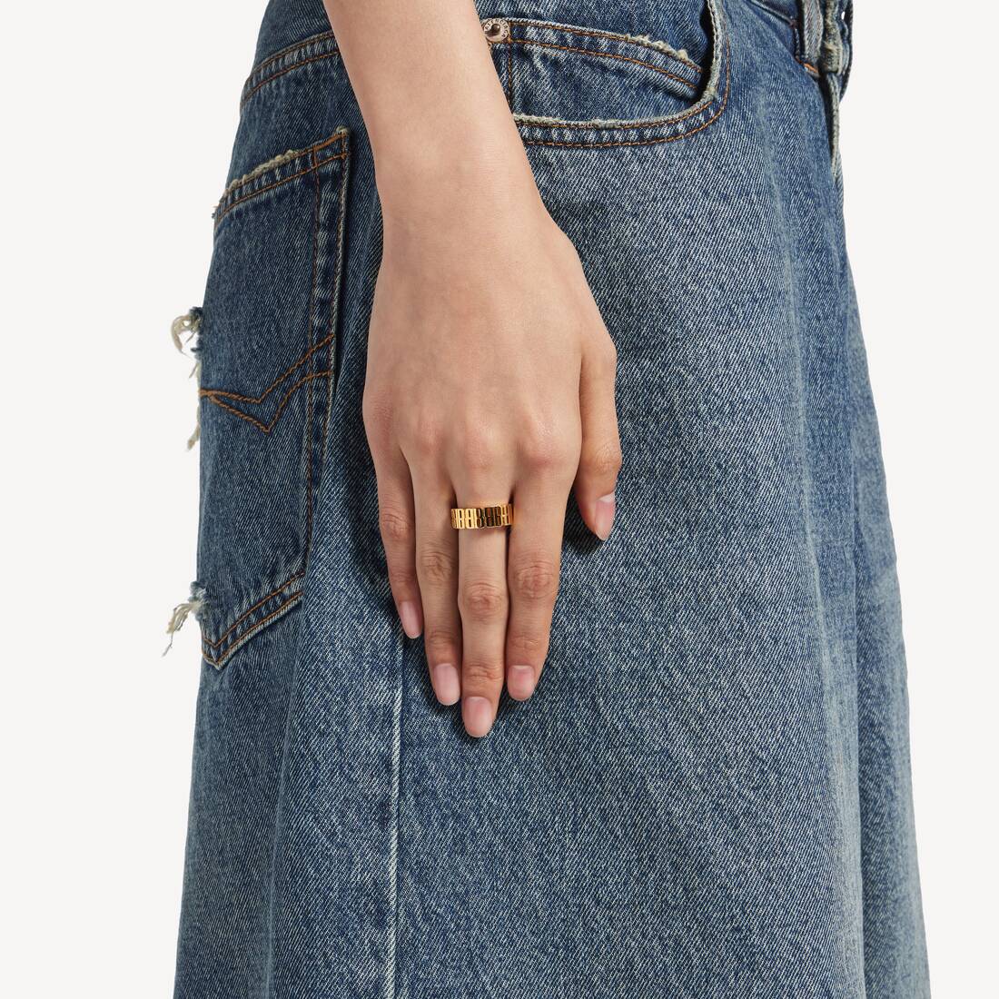 Anillo Minieslab&oacute;n Nano para Mujer en Dorado Brillante | Balenciaga Espa&ntilde;a ES - Image 4