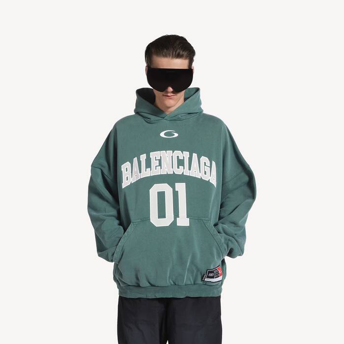 Hoodie Basketball Fit Large pour Homme en Vert Fonc&eacute;/vert Clair - Homme | Balenciaga Luxembourg FR - Image 1