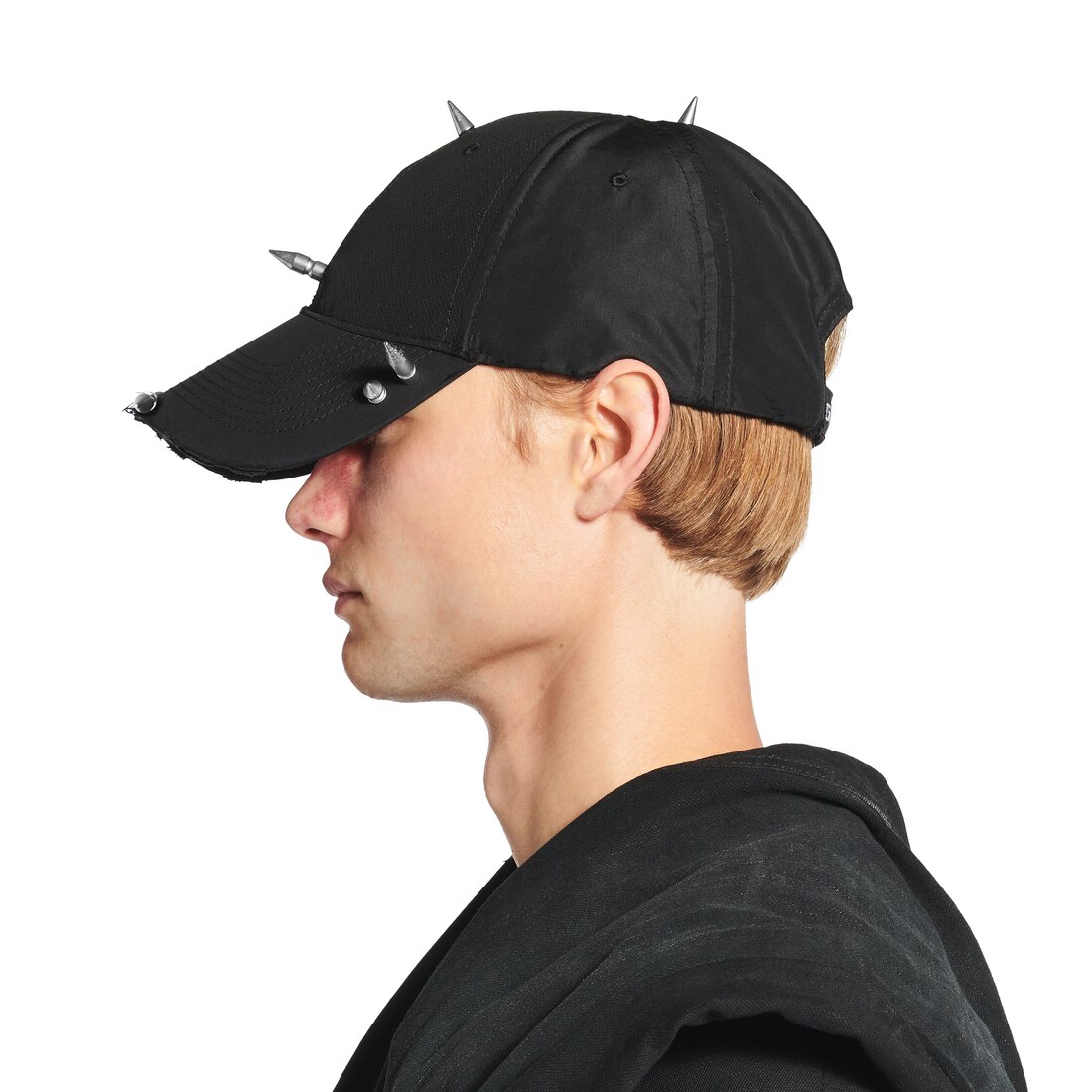 【BALENCIAGA】パンチング加工 Spike キャップ Perforated Spike Cap in Black | Balenciaga US