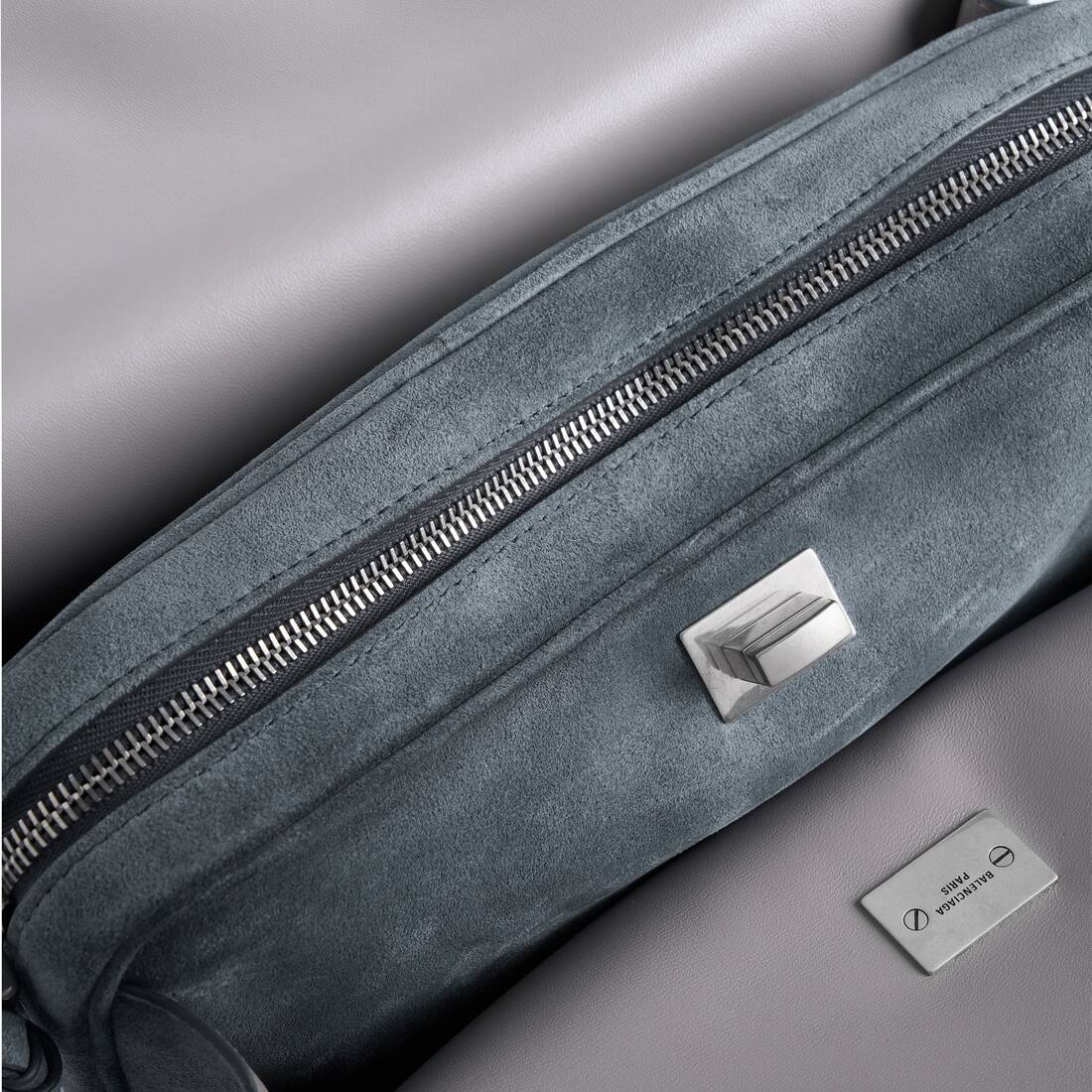 Sac Port&eacute; &Eacute;paule Le 7 Moyen pour Femme en Gris Orage | Balenciaga Luxembourg FR - Image 5