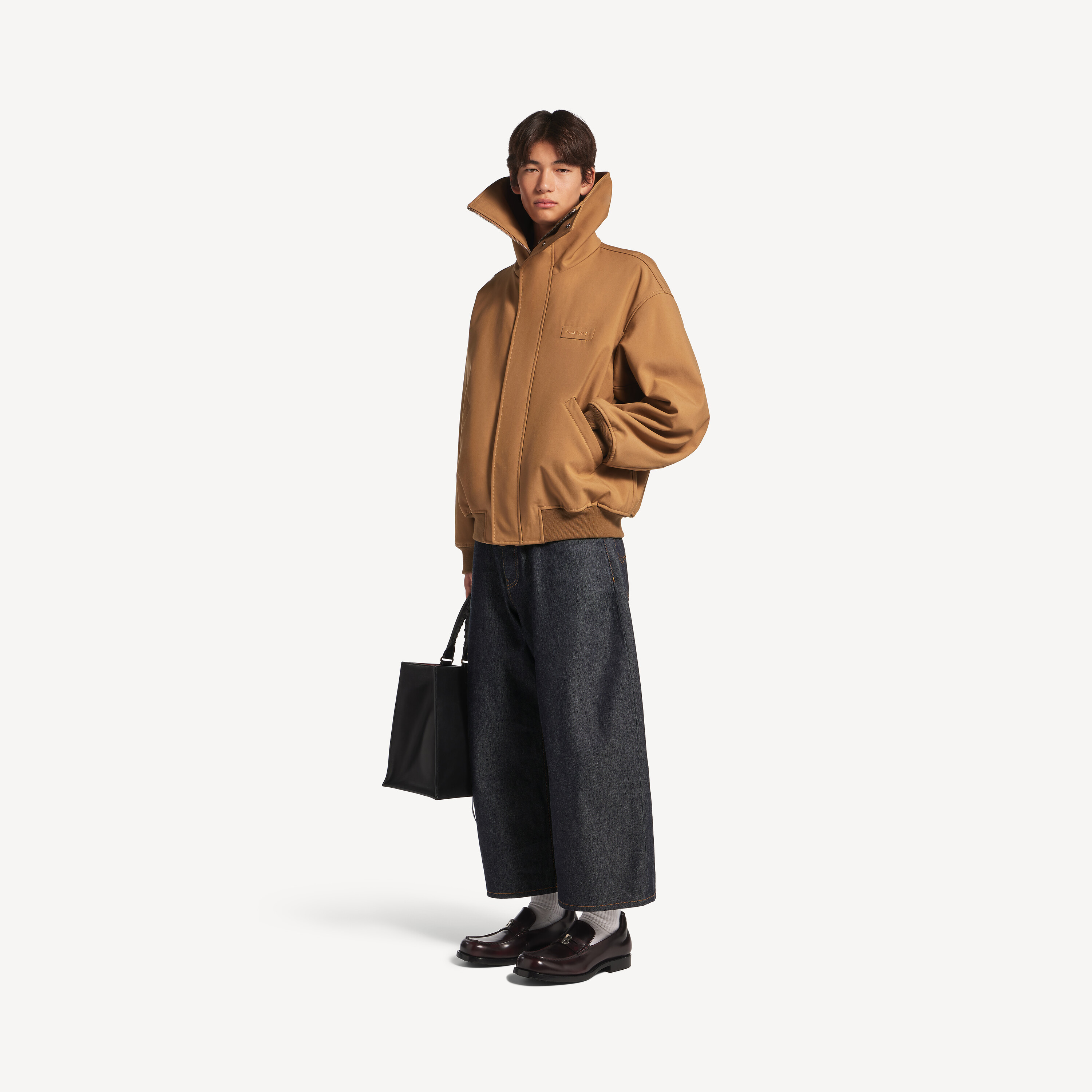 Balenciaga jeans mit geschwungenem bein