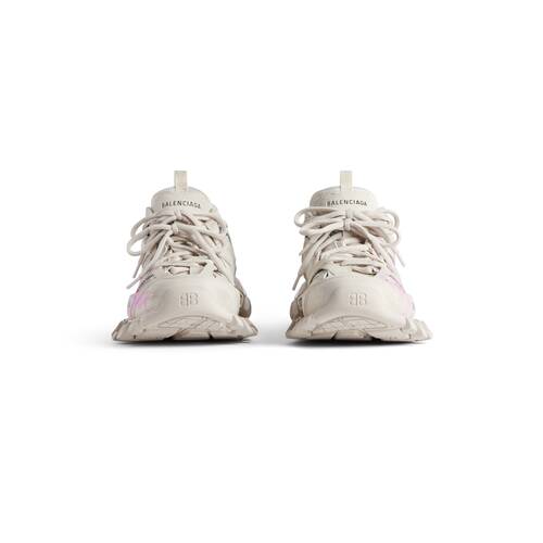 track signature sneaker