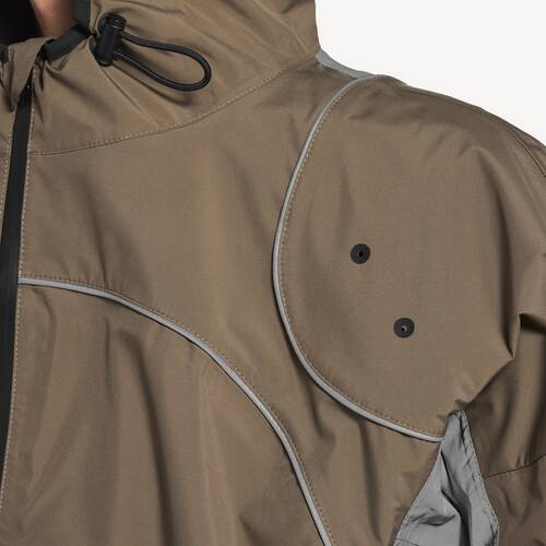 chaqueta con cremallera techwear