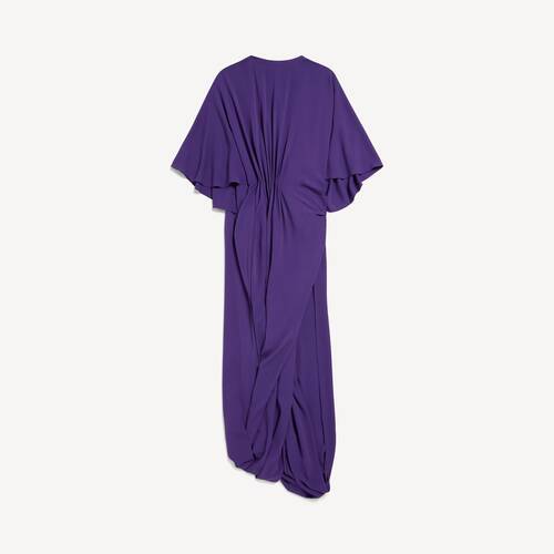 vestido de manga corta drapeado