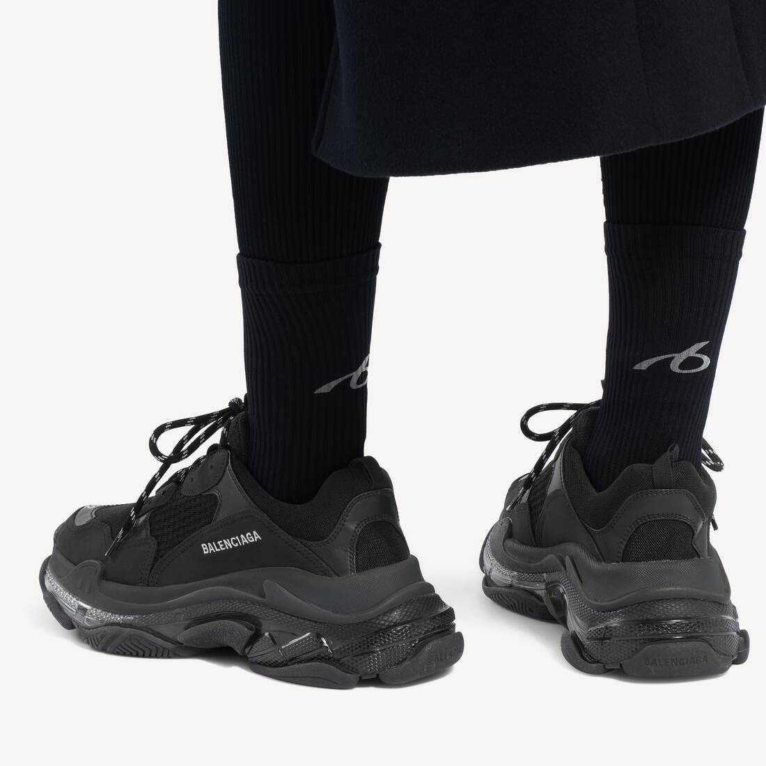 Women's Triple S Clear Sole Sneaker in Black | Balenciaga Sweden EN - Image 6