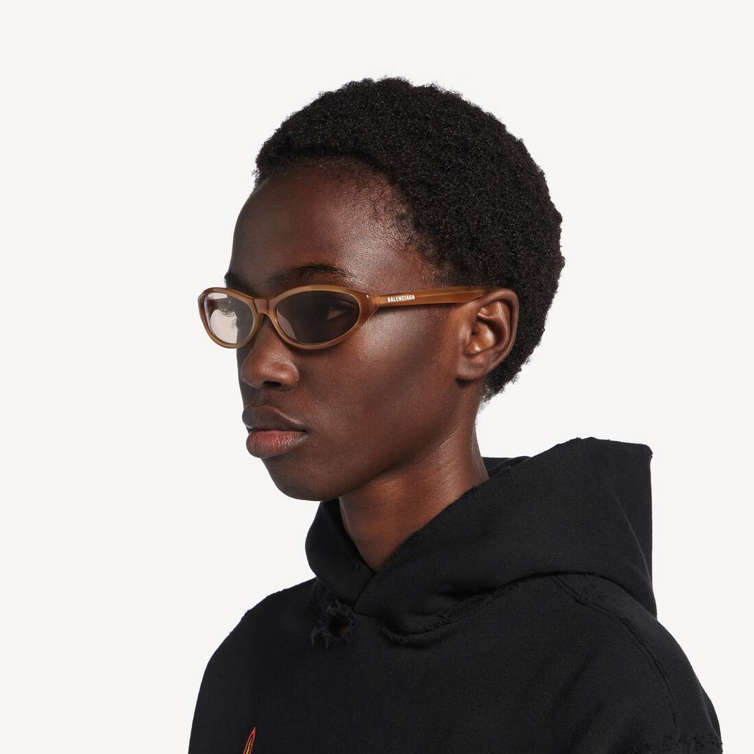 Gafas De Sol Redondas Neo in Habana Estriado Rubio | Balenciaga Espa&ntilde;a ES - Image 7