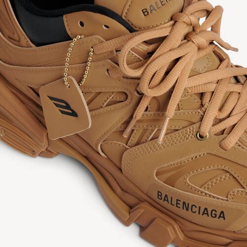 track yard trainers