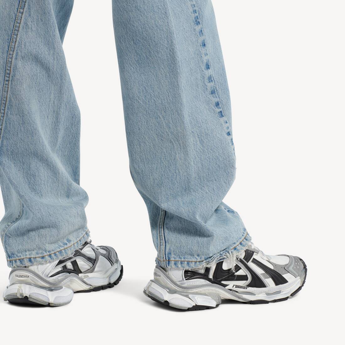 Women's Runner Sneaker in Grey | Balenciaga Saudi Arabia EN - Image 8