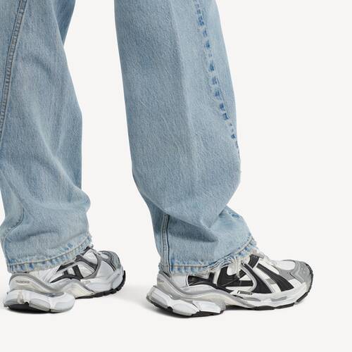 runner sneaker