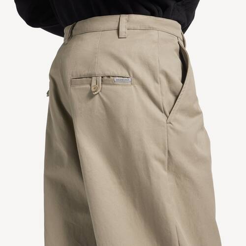 pantaloni chino