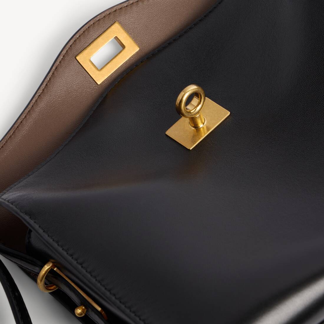 Women's Le 7 Shoulder Nano Bag in Black | Balenciaga Netherlands EN - Image 5