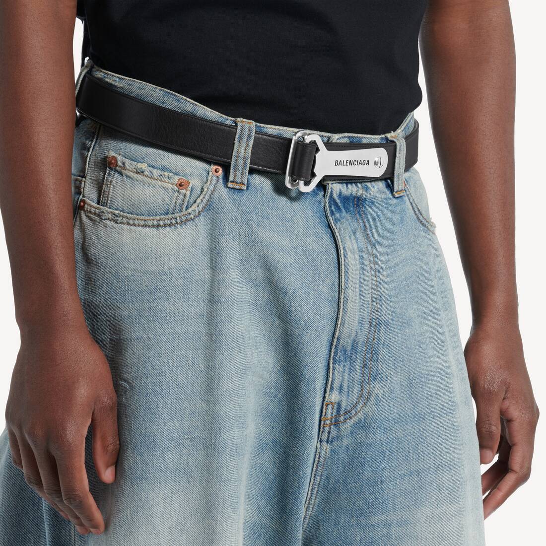 Men's Bottle Opener D Ring Belt in Black | Balenciaga France EN - Image 3