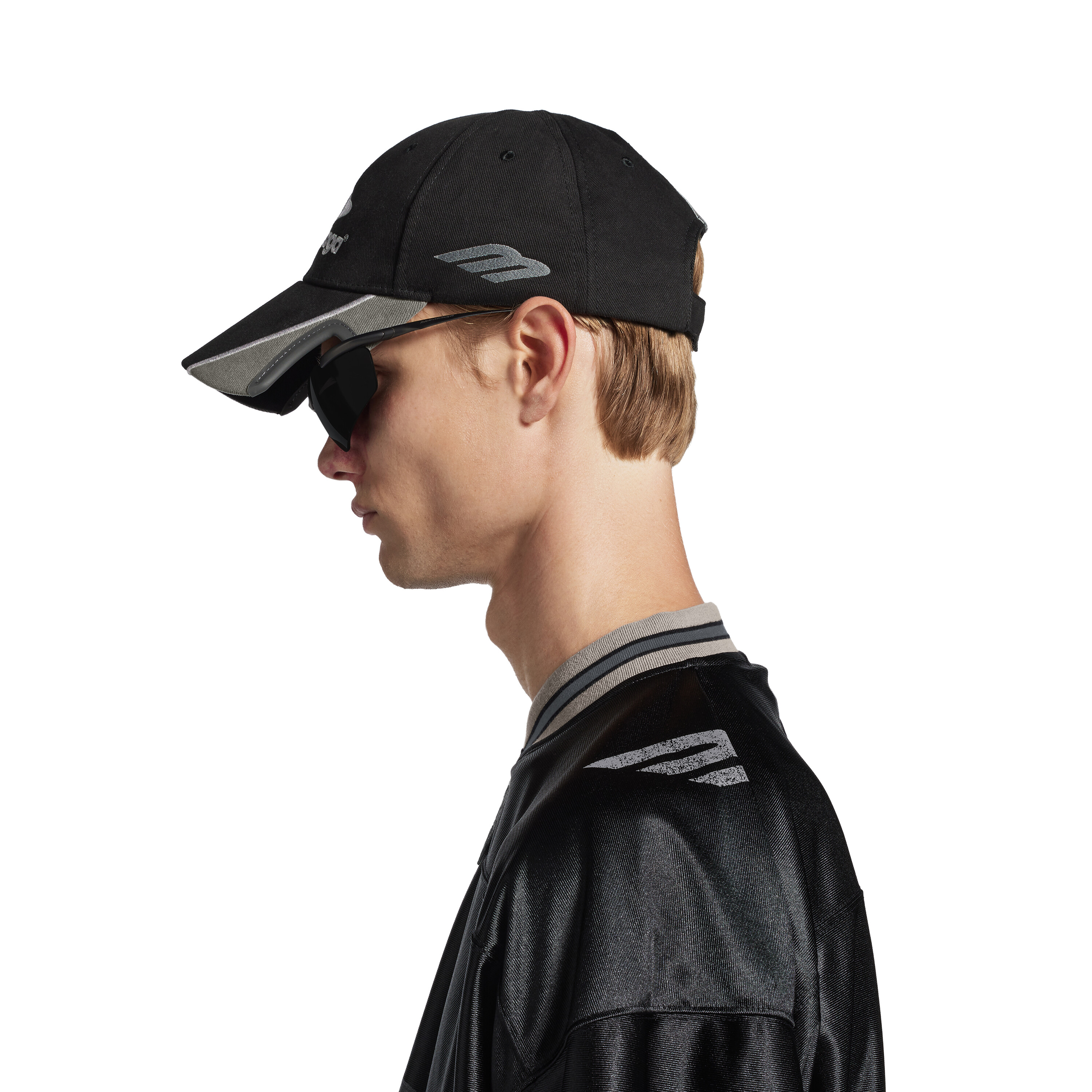 バレンシアガ　帽子 Balenciaga キャップ で ブラック | Balenciaga JP (バレンシアガ）