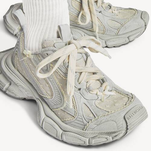 3xl tulle sneaker