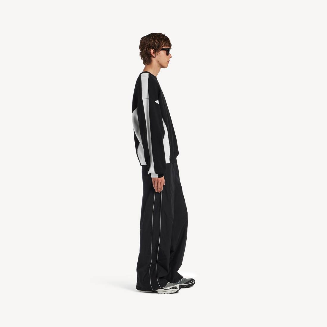 Men's Bodies Crewneck Sweater in Black/ivory | Balenciaga Republic Of Korea EN - Image 3