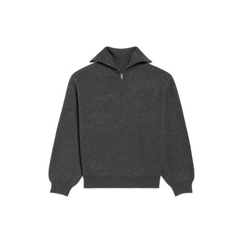 pullover a collo alto back-to-front