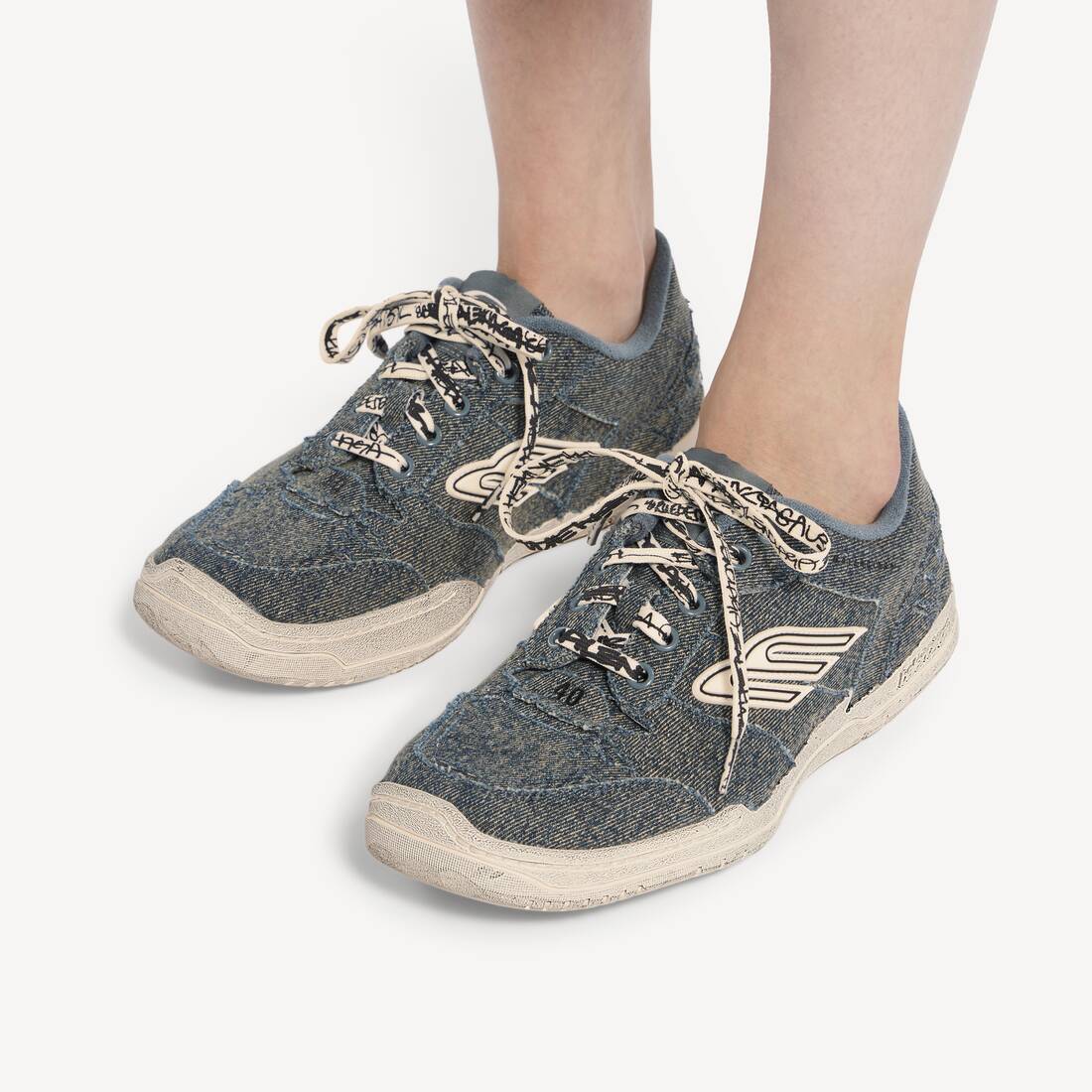 Women's Hamptons Denim Sneaker in Blue/off White | Balenciaga Qatar EN - Image 6
