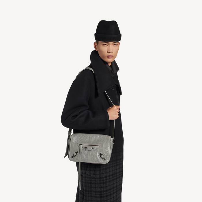 Men's Le City Flap Messenger Bag in Balenciaga Grey - Men | Balenciaga Republic Of Korea EN - Image 2
