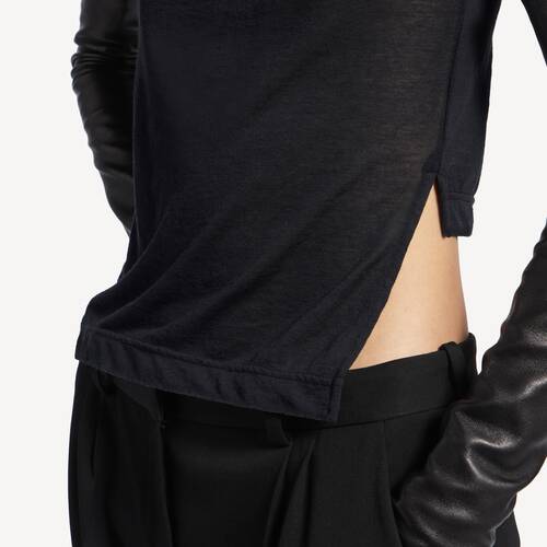 messy spray chopped back t-shirt