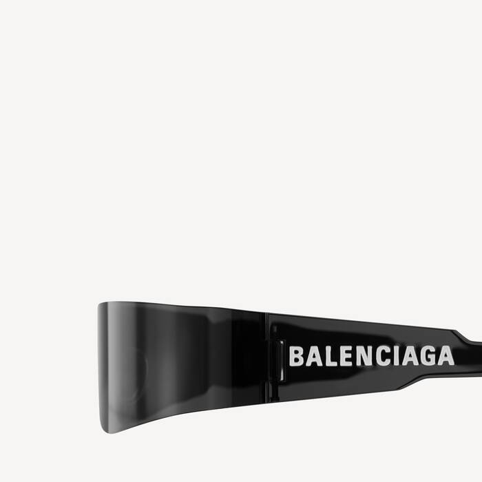 Mono Rectangle Sunglasses in Black | Balenciaga France EN - Image 2