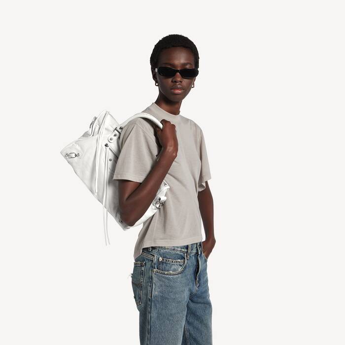 Le City Bag Medium in Optic White | Balenciaga Canada EN - Image 2