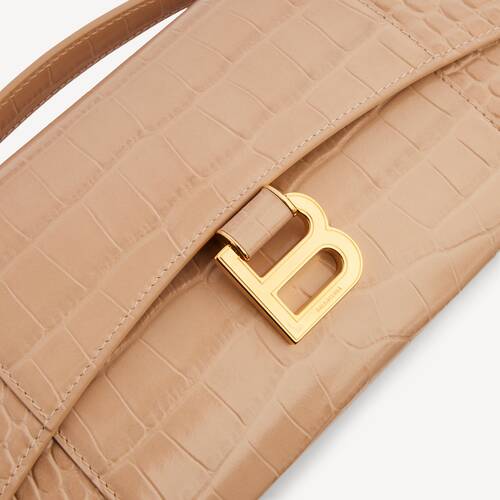 hourglass pochette with chain