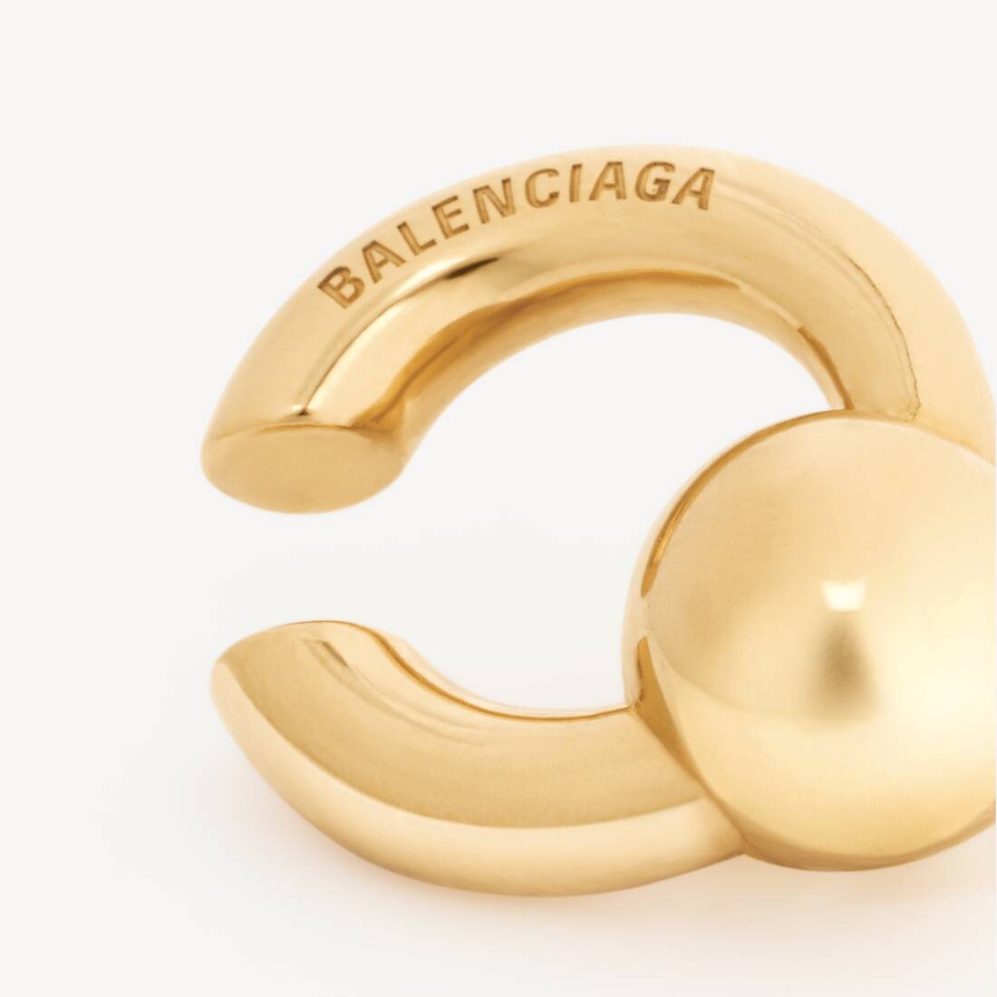 Atom Ear Cuff in Shiny Gold | Balenciaga Austria EN - Image 3