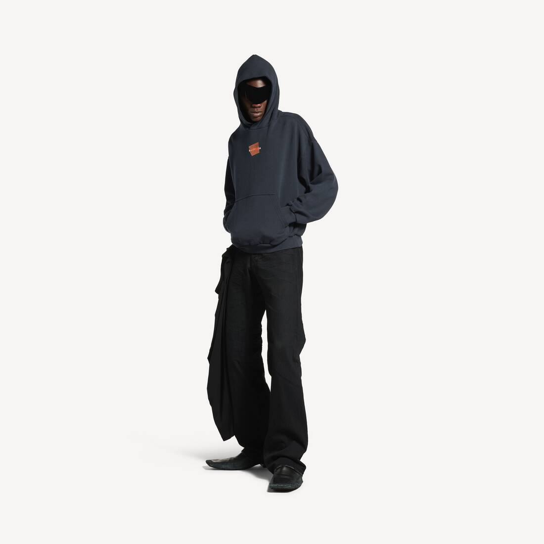 Hoodie Taped Balenciaga Back Fit Medium pour Homme en Noir D&eacute;lav&eacute; | Balenciaga Luxembourg FR - Image 2