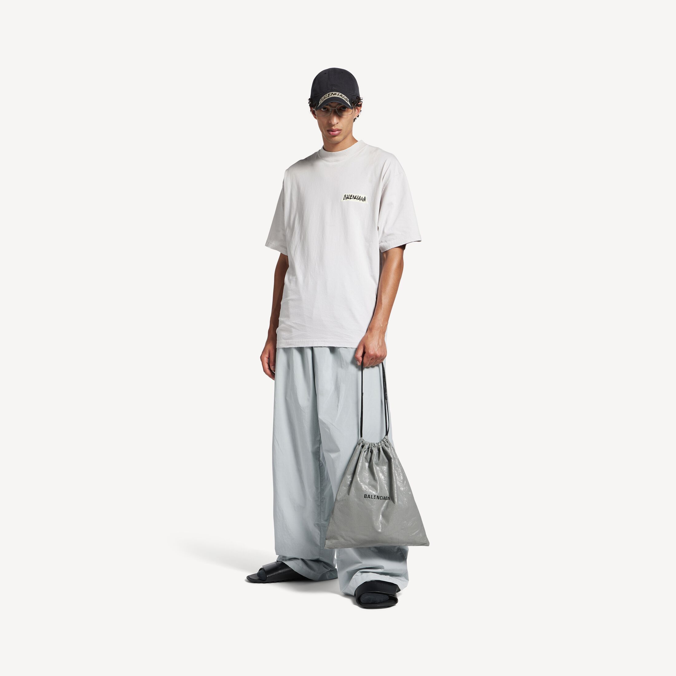 발렌시아가 남성 마스킹 테이프 미디엄 핏 티셔츠 (더티 화이트) 764235TTVL69012