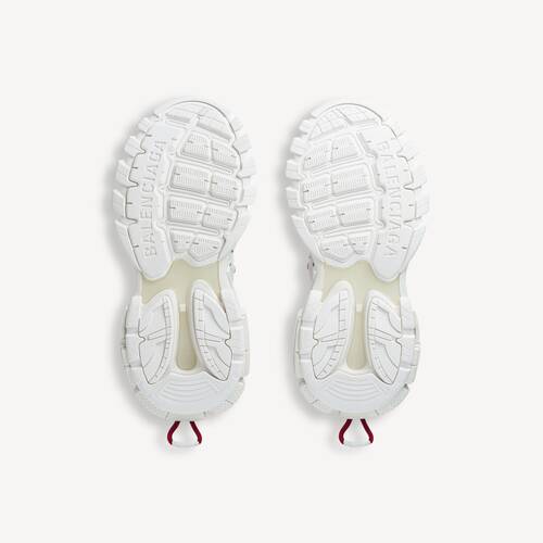 track trail laces sneaker