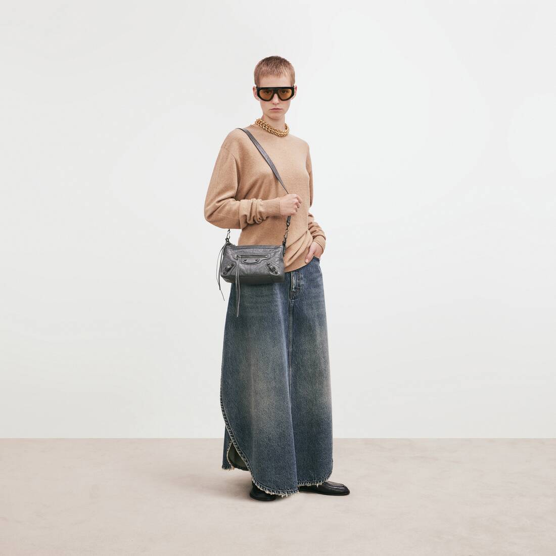 Bolso Le City Moto Mini para Mujer en Roca Volc&aacute;nica | Balenciaga Espa&ntilde;a ES - Image 9