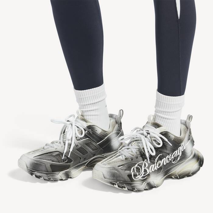 Track Stencil Logo Sneaker f&uuml;r Damen in Schwarz/wei&szlig; - Damen | Balenciaga Deutschland DE - Image 3