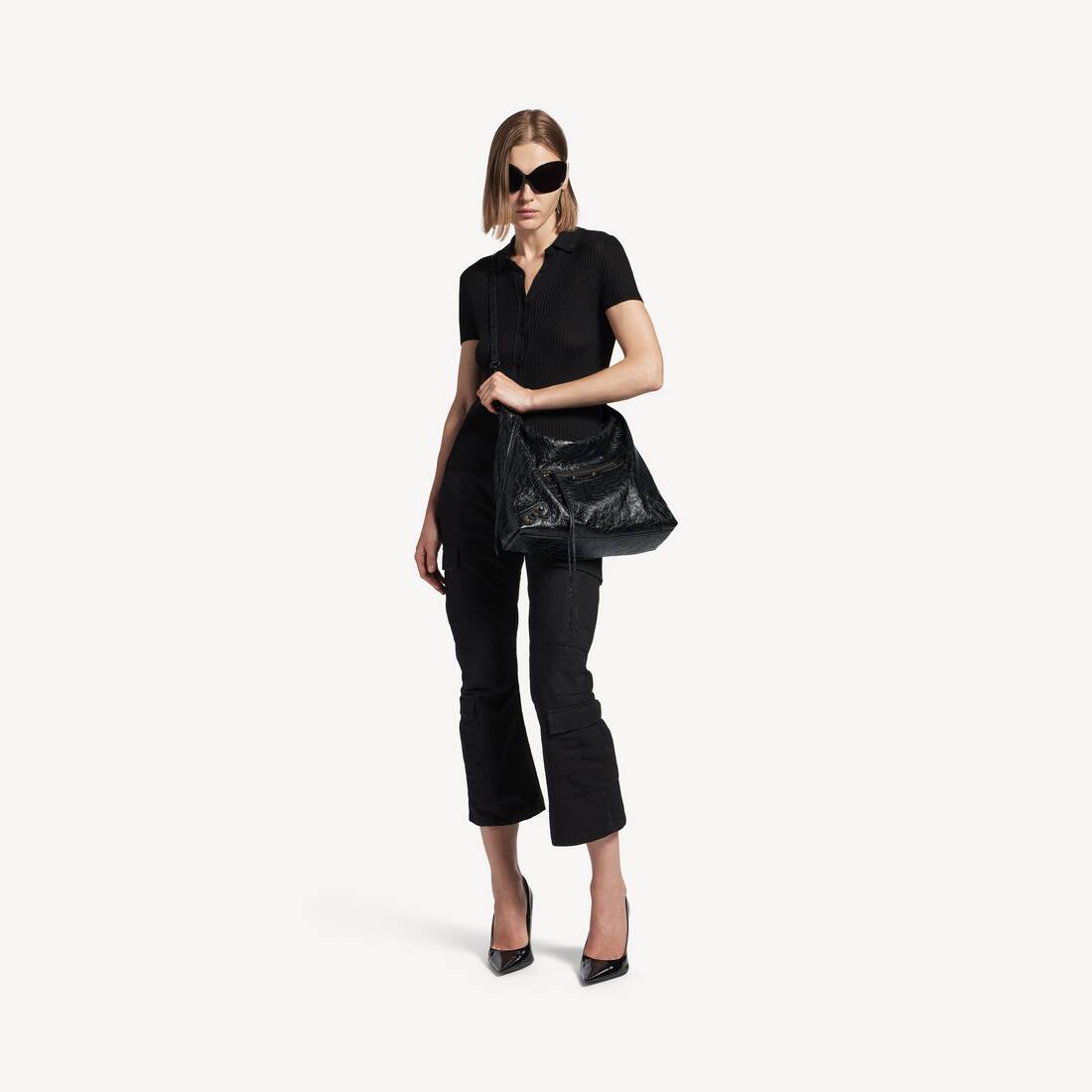 Women's Le City Hobo Bag Medium in Black | Balenciaga Brazil EN - Image 9