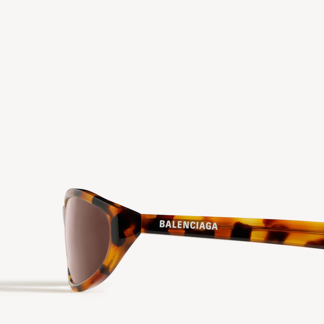 Neo Round Sunglasses in Spotted Havana | Balenciaga Zimbabwe EN - Image 5