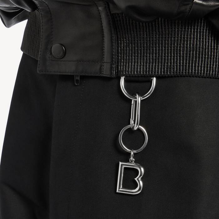 B Keyring in Shiny Silver | Balenciaga United Kingdom EN - Image 3