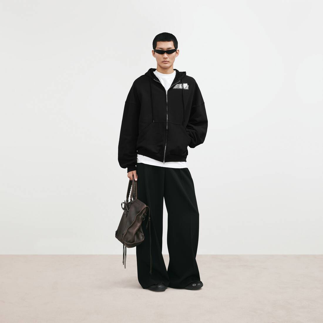 Men's Hamptons Stickers Sneaker in Black/multicolor | Balenciaga United States EN - Image 7