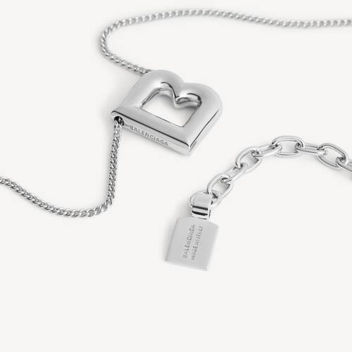 b necklace