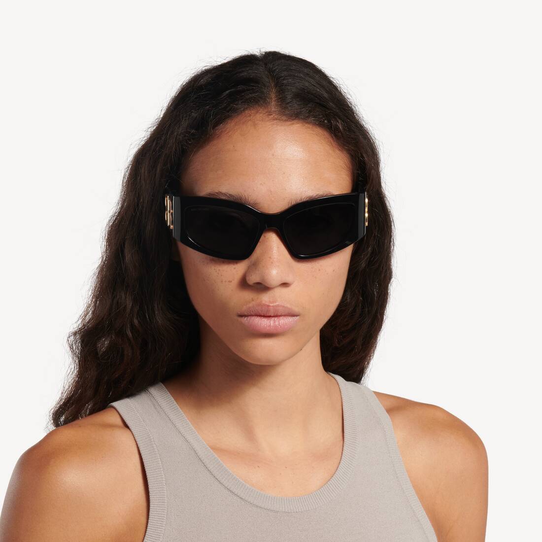 Women's Bossy Cat Sunglasses  in Black | Balenciaga France EN - Image 5