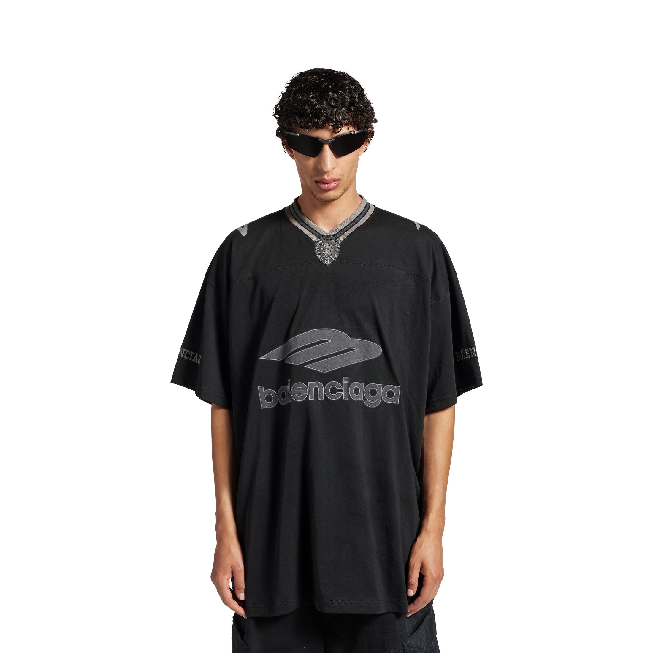 3b football v-neck t-shirt oversized