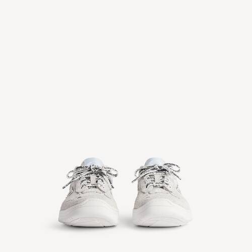 hamptons suede sneaker