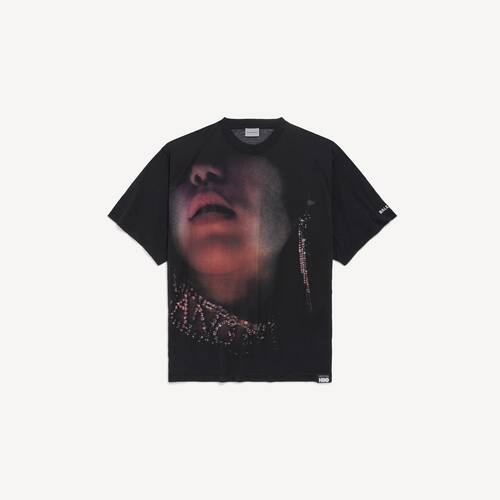 t-shirt look away vestibilit&agrave; ampia
