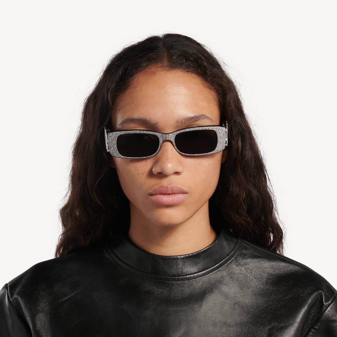 Women's Dynasty Rectangle Sunglasses   in Black | Balenciaga Greece EN - Image 5