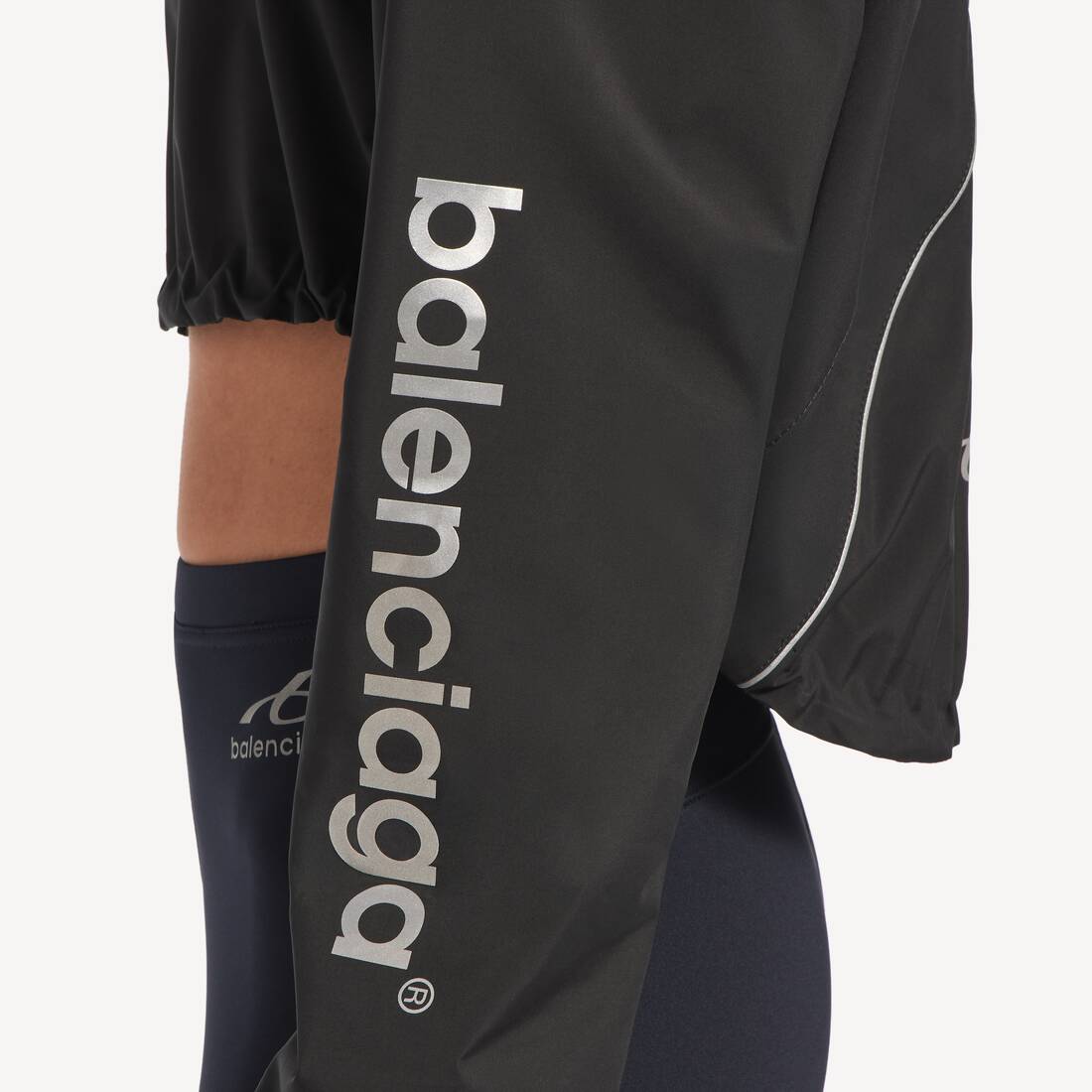 Veste Cropped Techwear pour Femme en Noir | Balenciaga Belgique FR - Image 6
