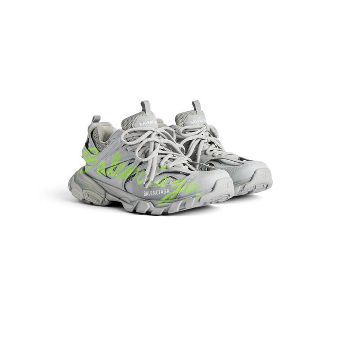 sneaker track signature