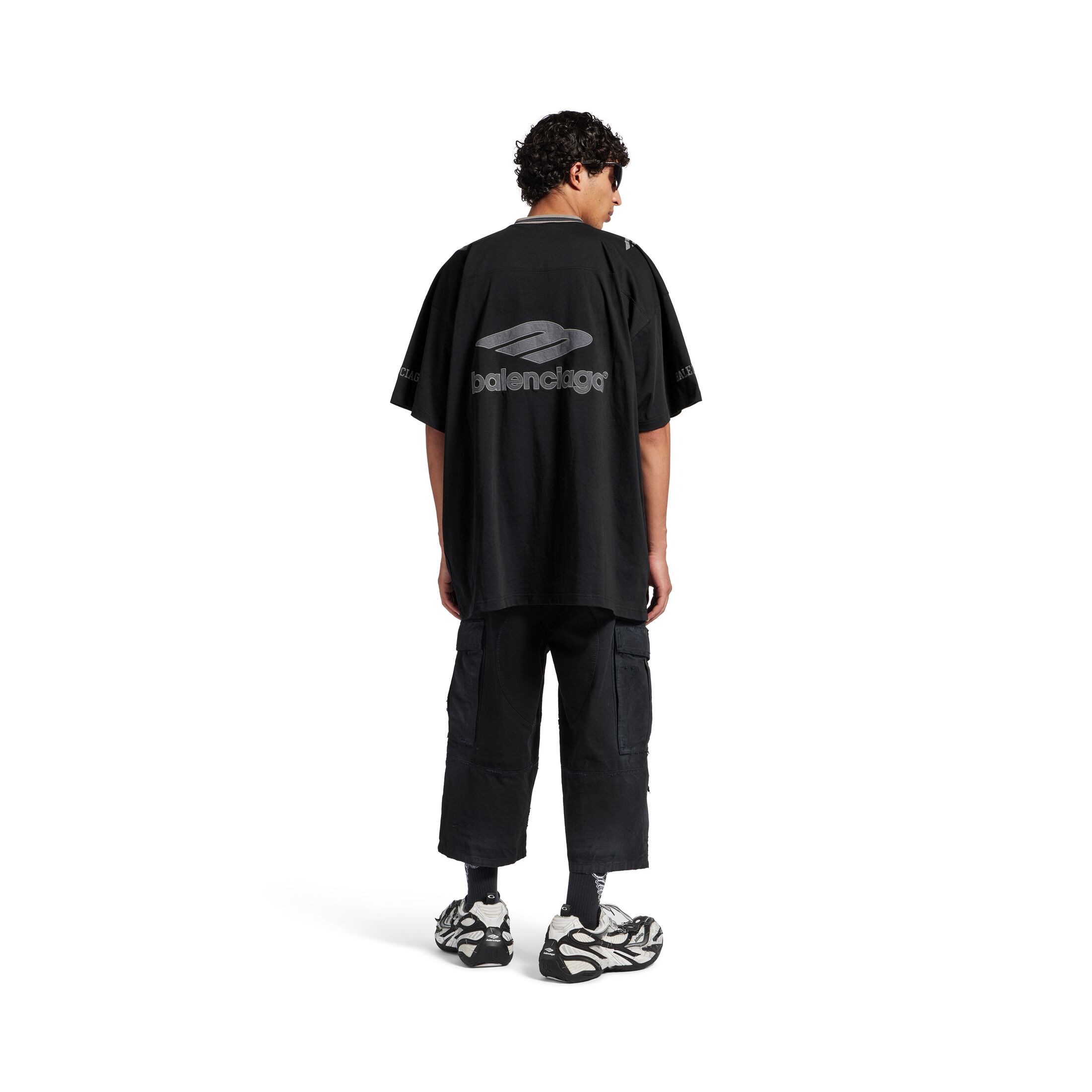 3b football v-neck t-shirt oversized