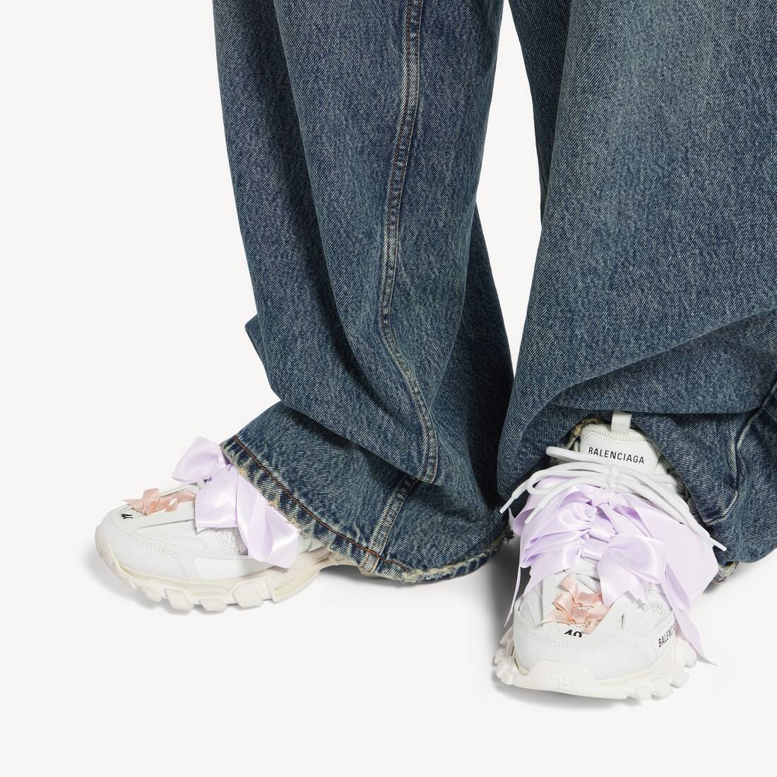 Women's Track Bow Sneaker in White/pink | Balenciaga Canada EN - Image 6