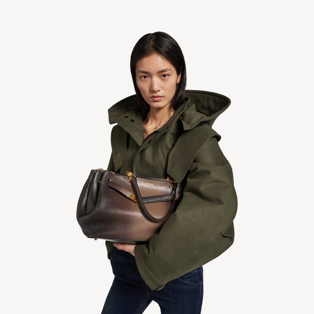 Women's Fan Carry All Bag Medium in Black/light Taupe | Balenciaga Netherlands EN - Image 8